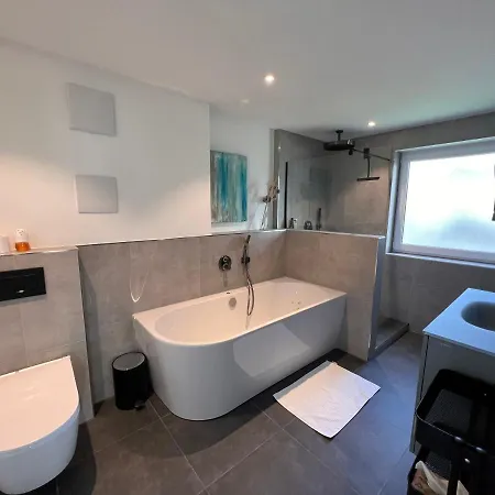 & Mountains - Modern Living - 70sqm